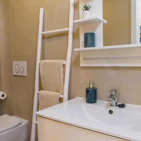 Atlantis Luxury Tarifa- Views, Parking, Wifi, Aircon, Swimming Pool