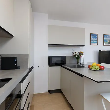 La Marina Penthouse By Rent - Wifi, Ac, Parking アパート