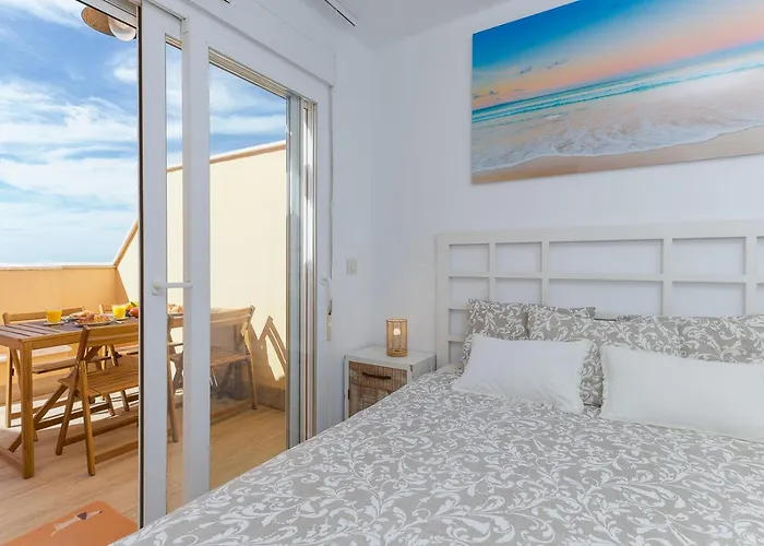 La Marina Penthouse By Rent - Wifi, Ac, Parking * タリファ