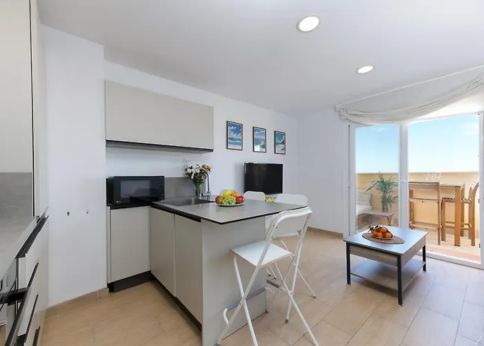 La Marina Penthouse By Rent - Wifi, Ac, Parking *