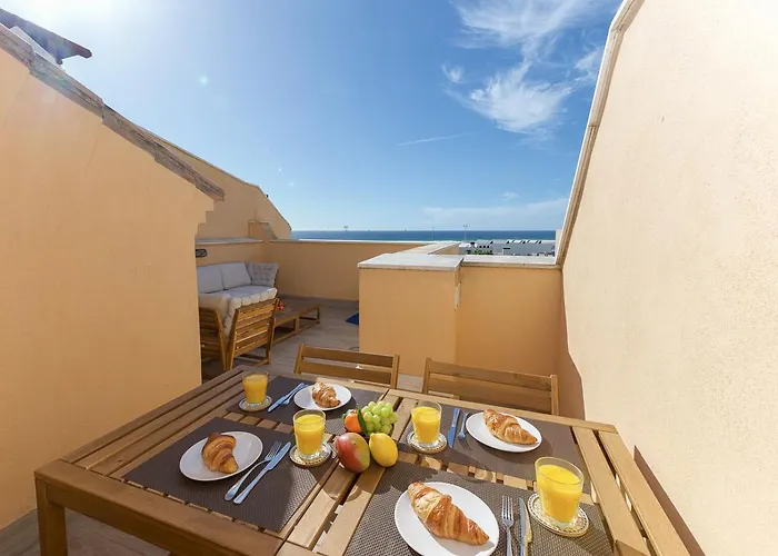 アパート La Marina Penthouse By Rent - Wifi, Ac, Parking