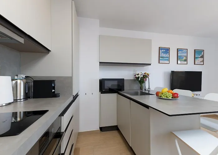 La Marina Penthouse By Rent - Wifi, Ac, Parking アパート