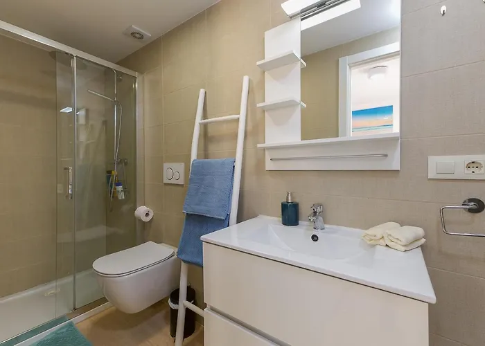 La Marina Penthouse By Rent - Wifi, Ac, Parking *